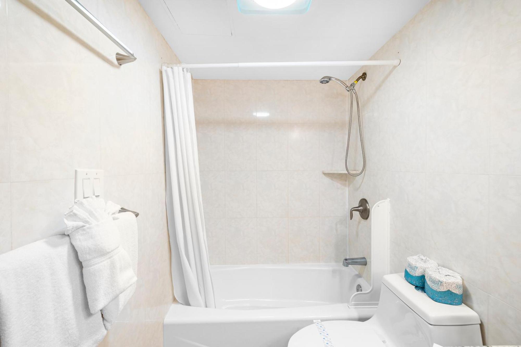 Great Ocean View Condo, Near Beach With Free Parking! Honolulu Eksteriør billede