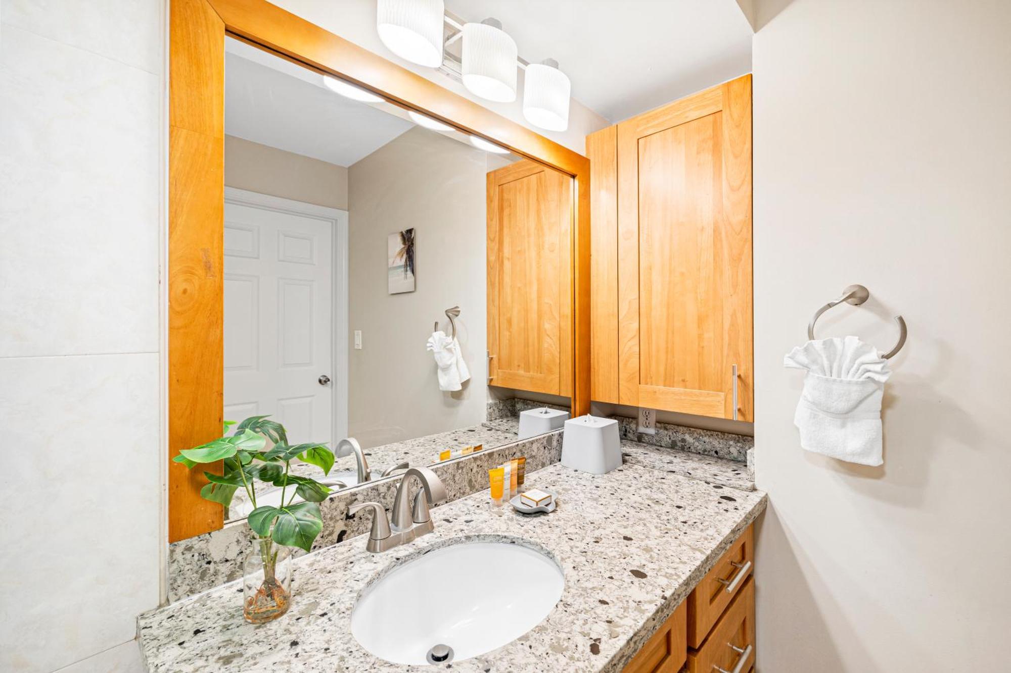 Great Ocean View Condo, Near Beach With Free Parking! Honolulu Eksteriør billede